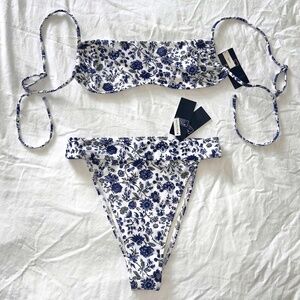 NWT Abercrombie Blue and White Floral Bikini - Size Small